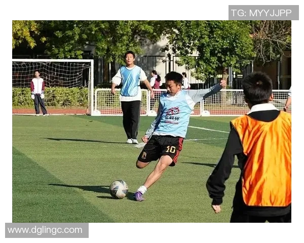 足球曹孝义的传奇人生与不屈精神在绿茵场上的精彩瞬间回顾 足球曹孝义的传奇人生与不屈精神在绿茵场上的精彩瞬间回顾