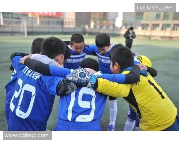 足球打气打的背后故事与激情碰撞的青春岁月 足球打气打的背后故事与激情碰撞的青春岁月